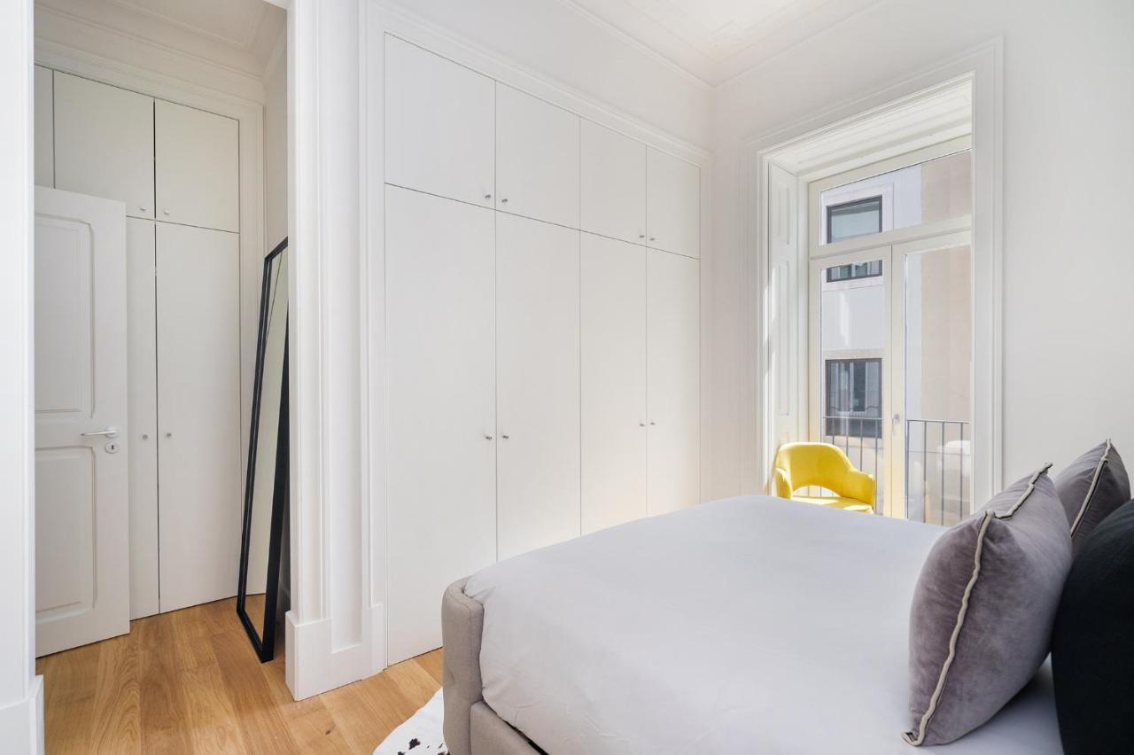 Whome | Av. Da Liberdade Deluxe W/ S-pool, Gym & Parking Apartamento