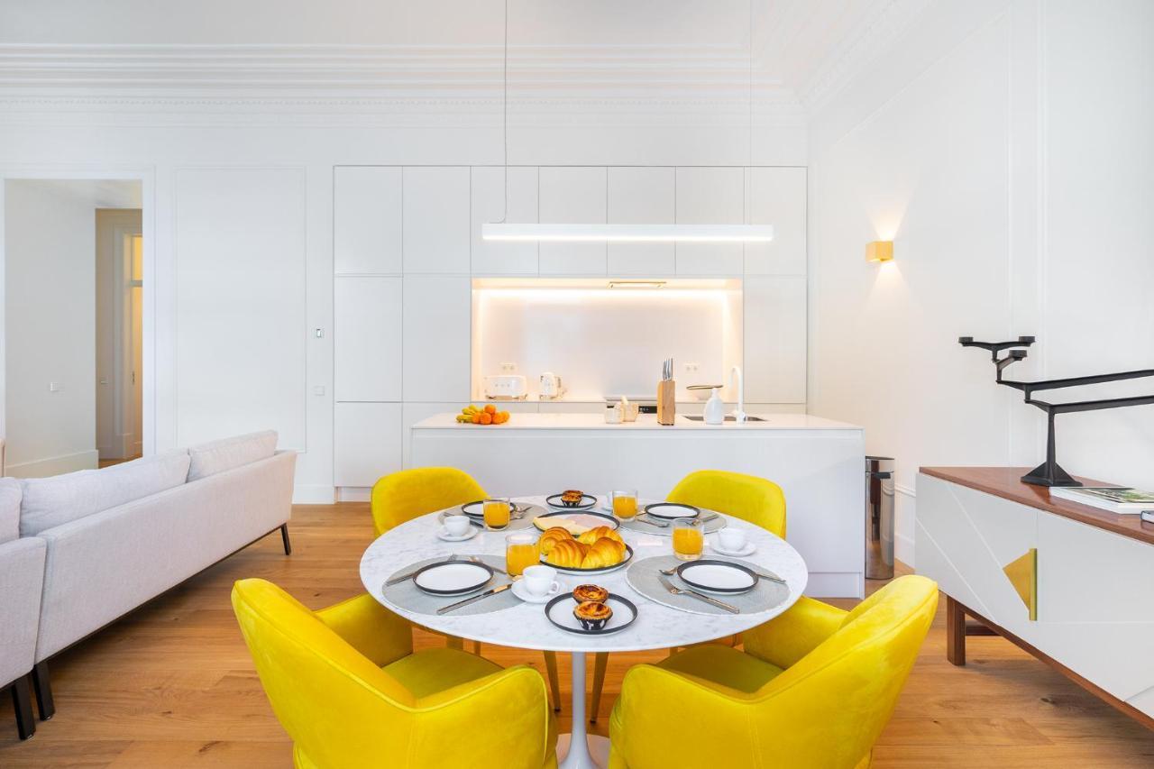 Whome | Av. Da Liberdade Deluxe W/ S-pool, Gym & Parking Apartamento *